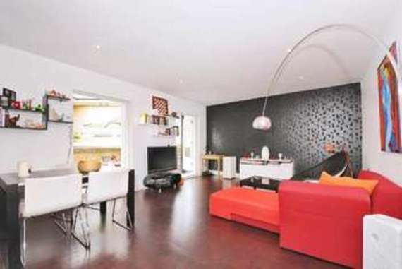 2 bedroom Flat for s...